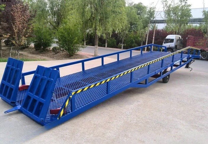 Advantages of choosing a mobile loading ramp