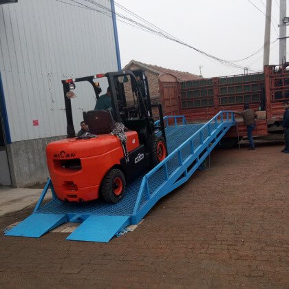 Precautions for using mobile loading ramps